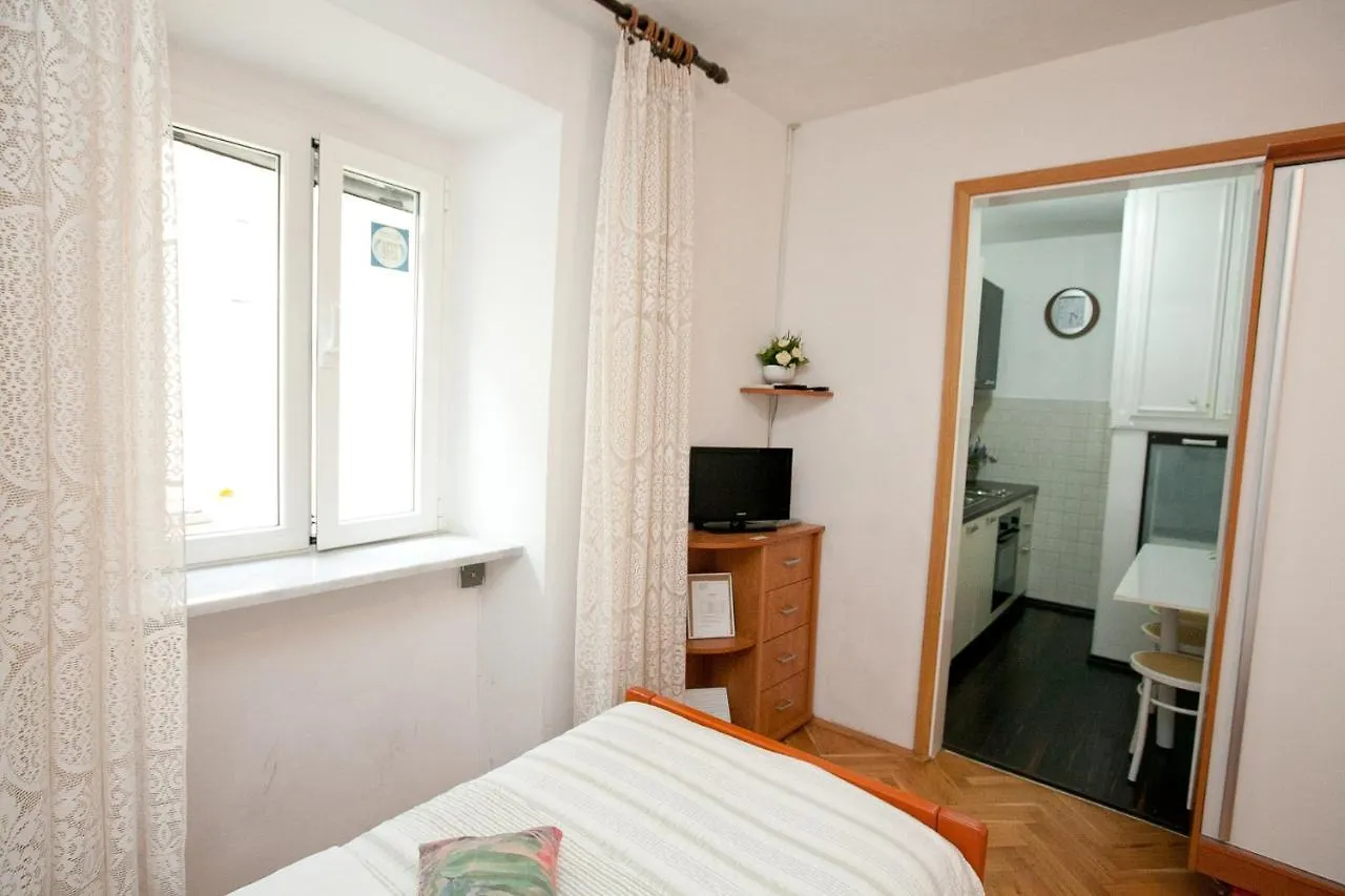 Victoria Spire Center Of The Old Town Apartment Zadar Croatia