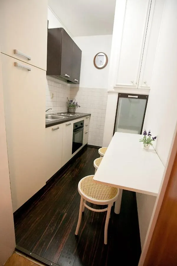 Victoria Spire Center Of The Old Town Apartment Zadar